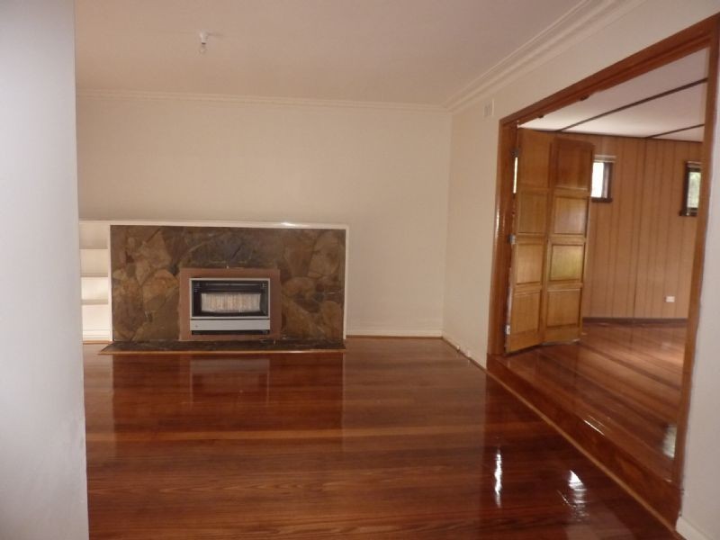 4 Shirley Avenue, Glen Waverley VIC 3150