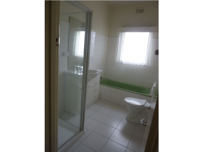 4 Shirley Avenue, Glen Waverley VIC 3150