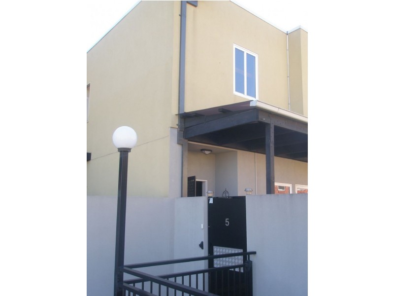 5/20 Tulloch Grove, Glen Waverley VIC 3150