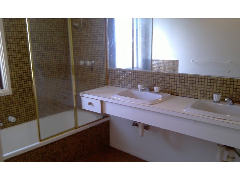 22 Calderwood Avenue, Wheelers Hill VIC 3150