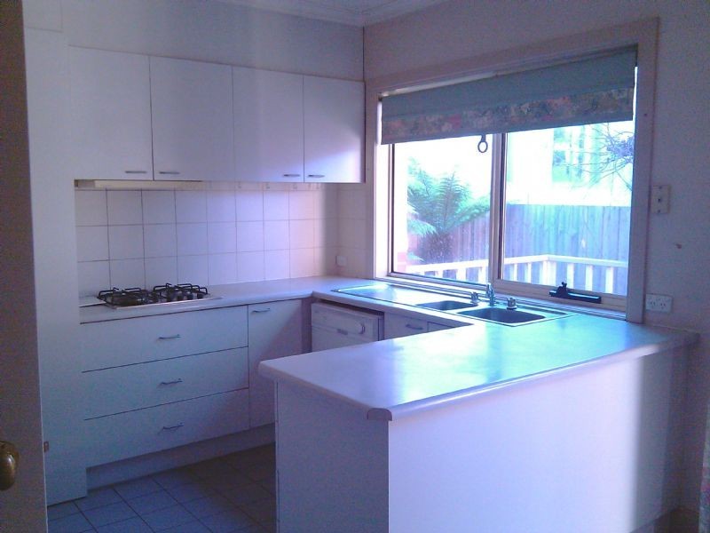 2/11 View Road, Glen Waverley VIC 3150