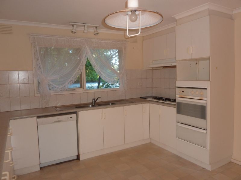 35 Strickland Drive, Wheelers Hill VIC 3150