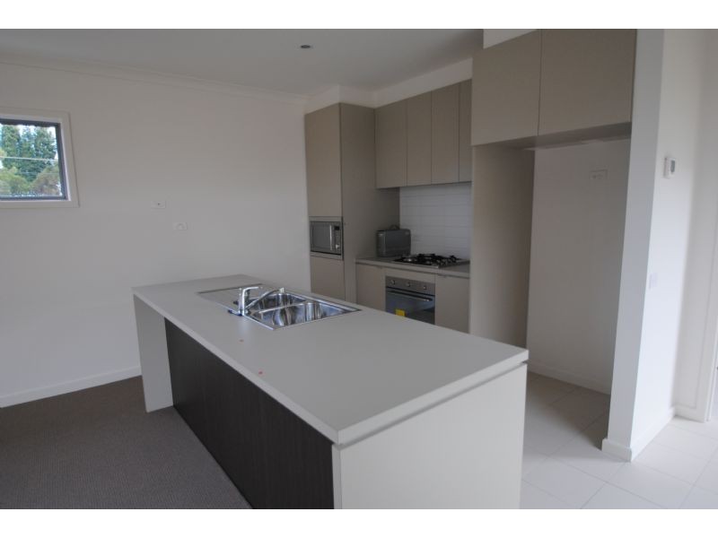 27 Bloom Avenue, Wantirna South VIC 3152