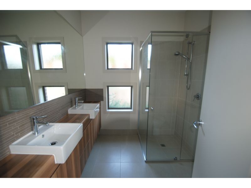 1/14 Pinewood Drive, Mount Waverley VIC 3149