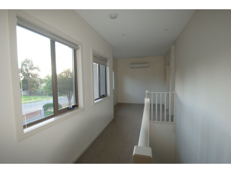 1/14 Pinewood Drive, Mount Waverley VIC 3149