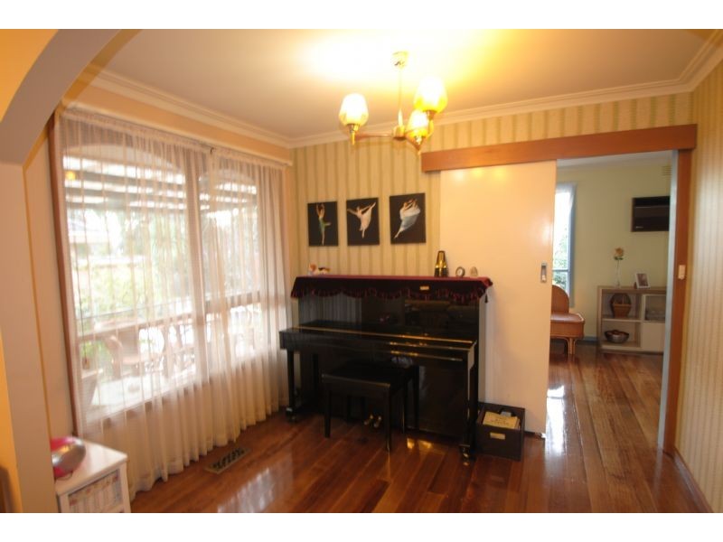 51 Garrisson Drive, Glen Waverley VIC 3150