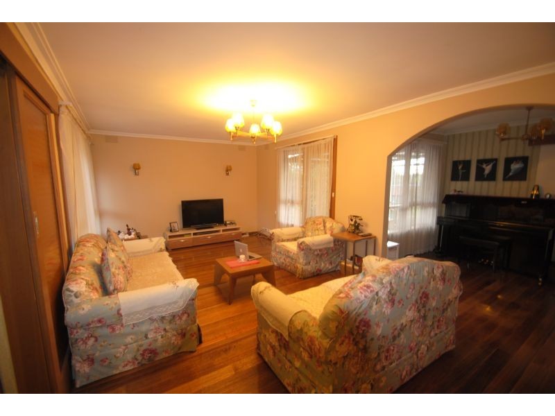 51 Garrisson Drive, Glen Waverley VIC 3150