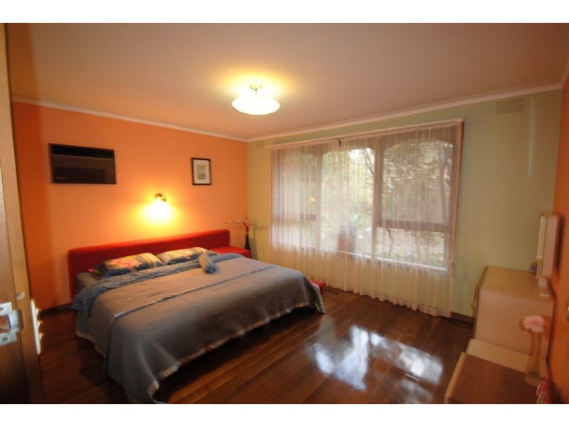 51 Garrisson Drive, Glen Waverley VIC 3150