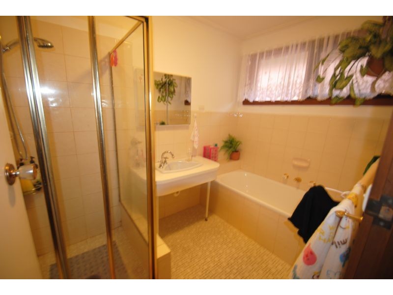 51 Garrisson Drive, Glen Waverley VIC 3150