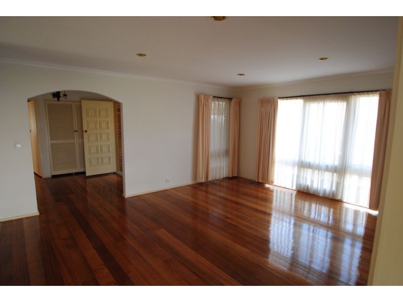 22 Calderwood Avenue, Wheelers Hill VIC 3150