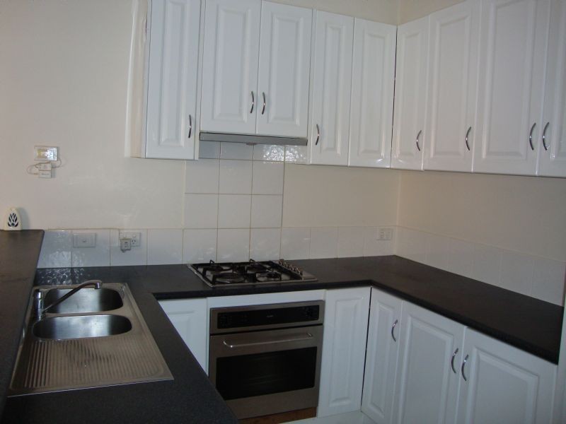 4/2 McKelvie Court, Glen Waverley VIC 3150