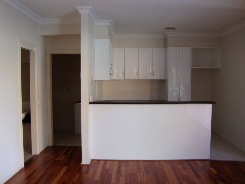 4/2 McKelvie Court, Glen Waverley VIC 3150