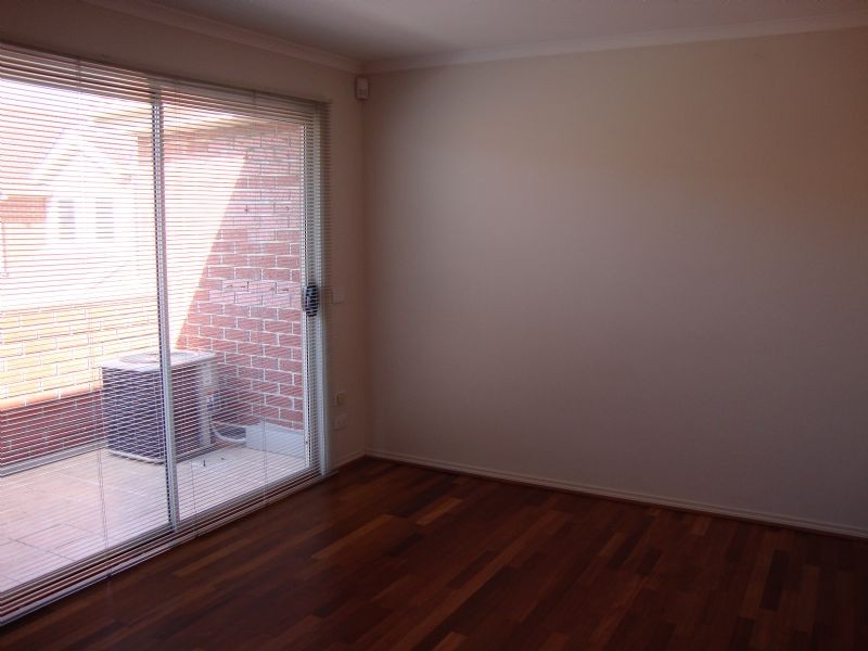 4/2 McKelvie Court, Glen Waverley VIC 3150