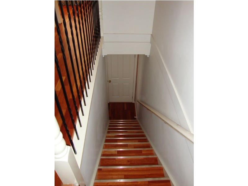 4/2 McKelvie Court, Glen Waverley VIC 3150