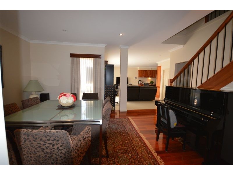 2/24 Roberts Street, Glen Waverley VIC 3150