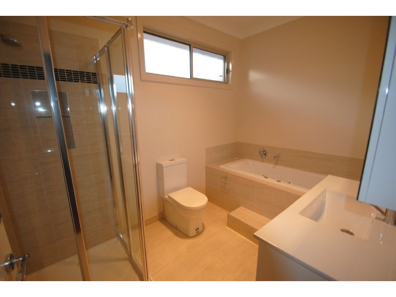 1/22 Roberts Street, Glen Waverley VIC 3150