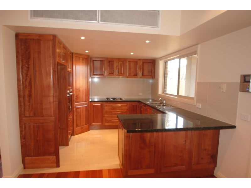 2/22 Roberts Street, Glen Waverley VIC 3150