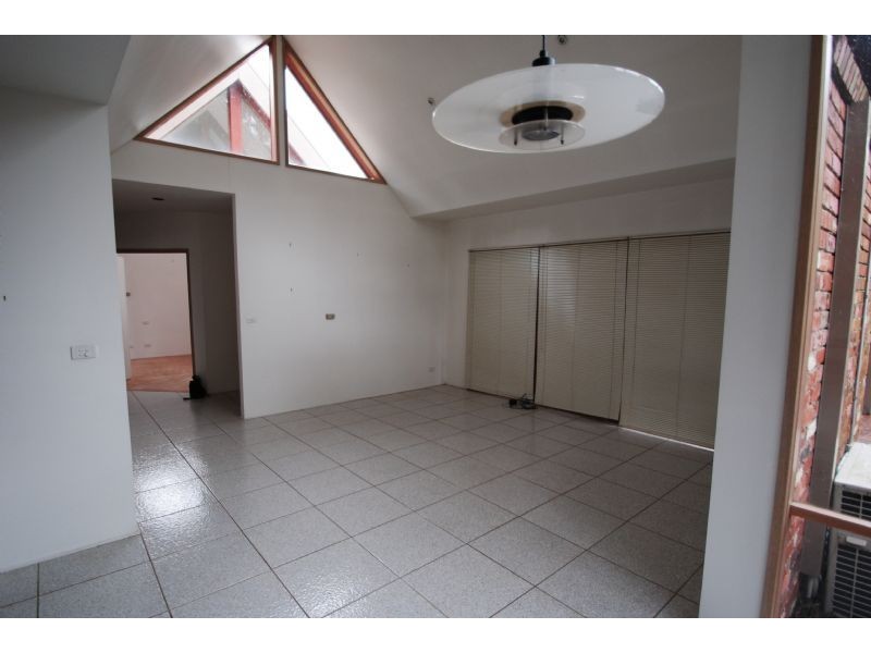 2/24 Highview Grove, Burwood East VIC 3151