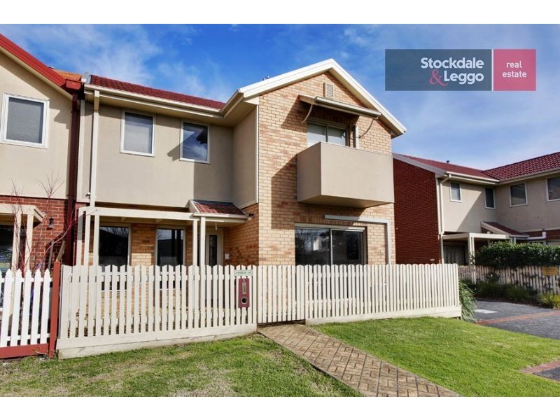 1/2 McKelvie Court, Glen Waverley VIC 3150