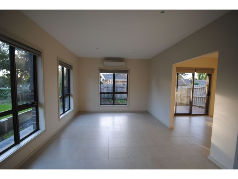 1/14 Pinewood Drive, Mount Waverley VIC 3149