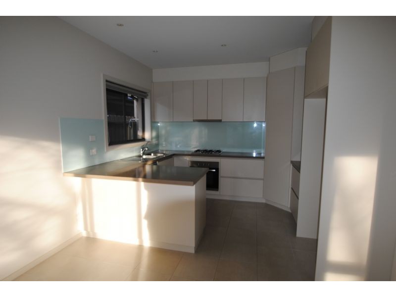 1/14 Pinewood Drive, Mount Waverley VIC 3149