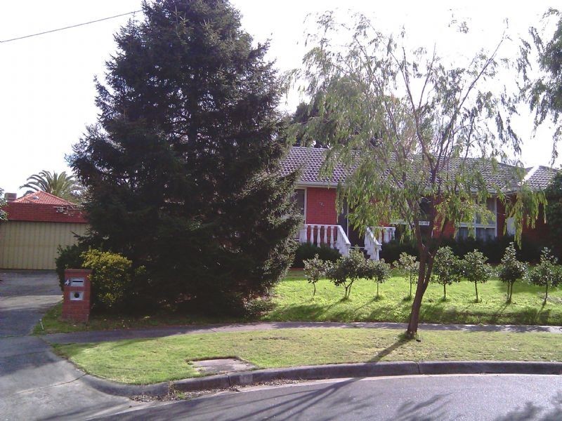 4 Eastbourne Court, Glen Waverley VIC 3150