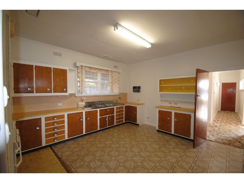 62 Price Avenue, Mount Waverley VIC 3149