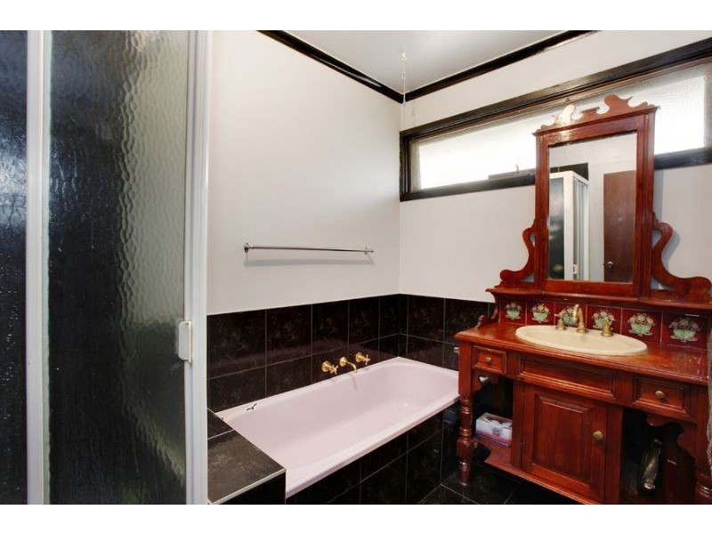 6 Hainthorpe Grove, Mulgrave VIC 3170