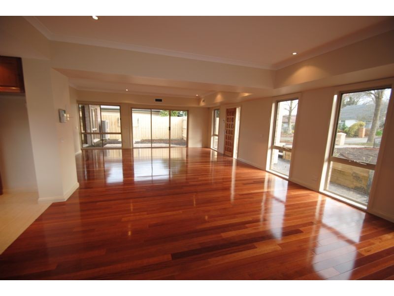 1/22 Roberts Street, Glen Waverley VIC 3150