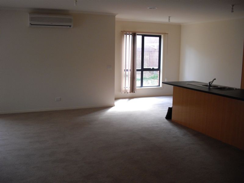 2/17 Avonhurst Drive, Glen Waverley VIC 3150