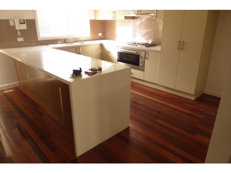 2/79 Middleborough Road, Burwood East VIC 3151