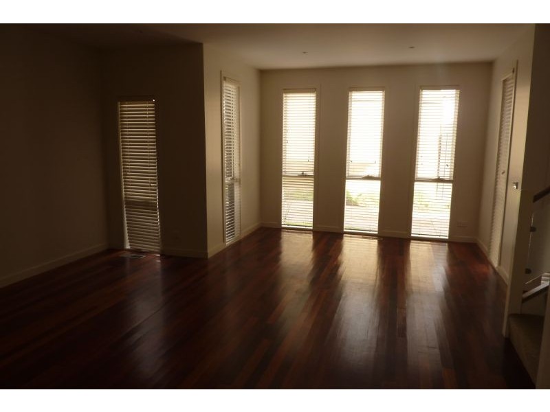 2/79 Middleborough Road, Burwood East VIC 3151