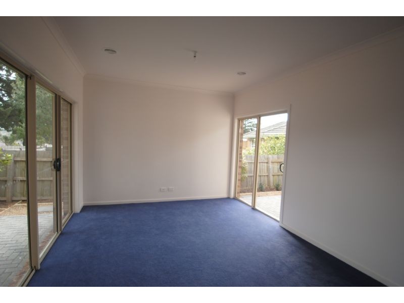 2/7 Kingsley Grove, Mount Waverley VIC 3149