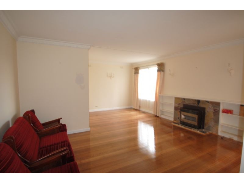 82 Essex  Road, Mount Waverley VIC 3149