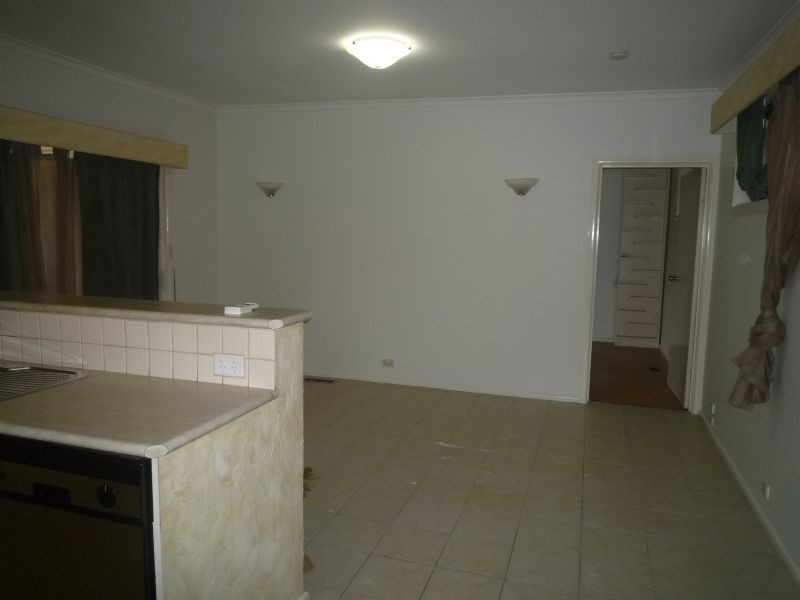 32 Folkestone Road, Glen Waverley VIC 3150