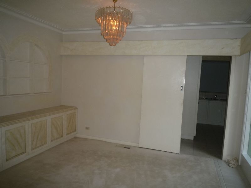 32 Folkestone Road, Glen Waverley VIC 3150