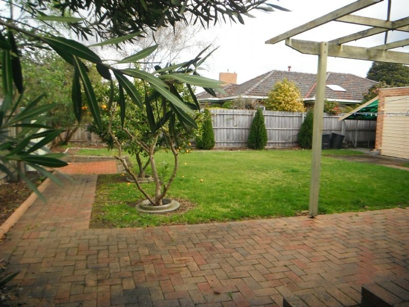 4 Cherry Street, Glen Waverley VIC 3150