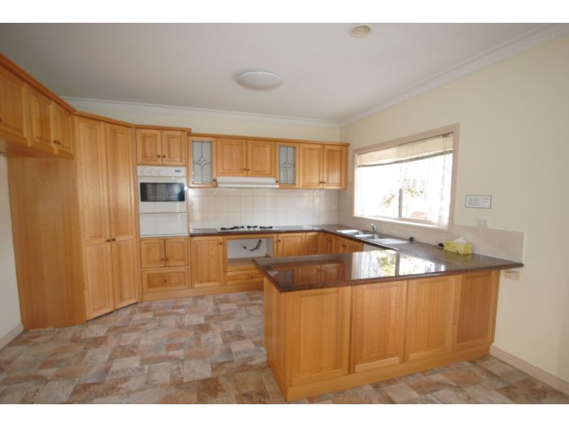1/38 Garrisson Drive, Glen Waverley VIC 3150