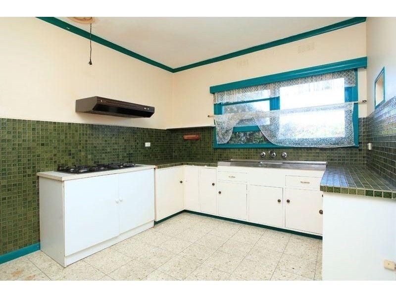 34 Surrey Road, Mount Waverley VIC 3149