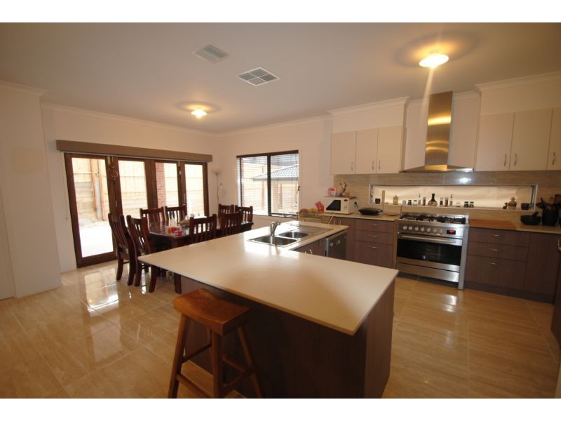 112 Bloom Avenue, Wantirna South VIC 3152