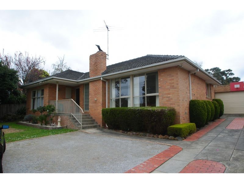 27 St Clair Crescent, Mount Waverley VIC 3149