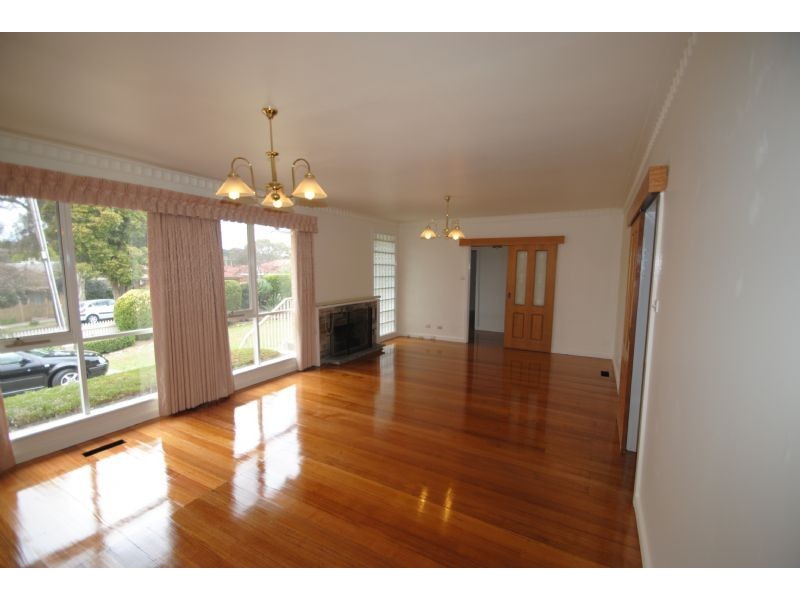 27 St Clair Crescent, Mount Waverley VIC 3149