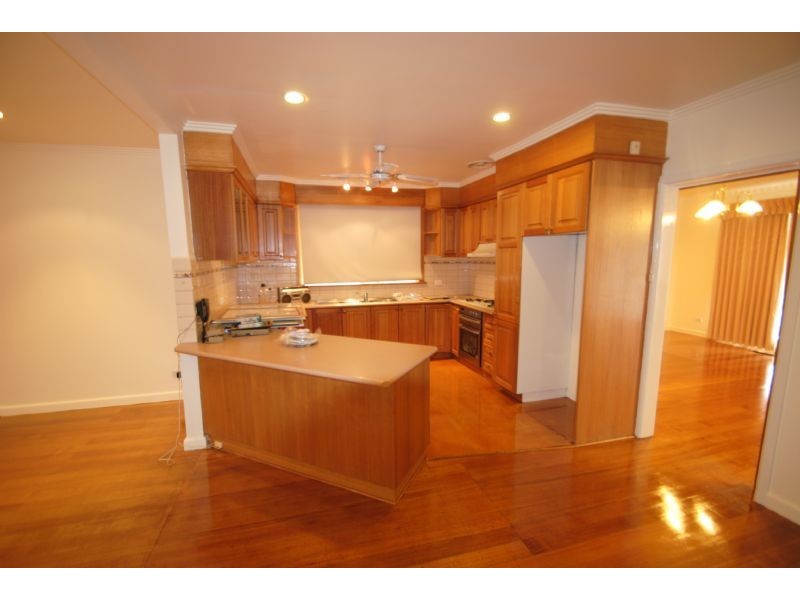 27 St Clair Crescent, Mount Waverley VIC 3149