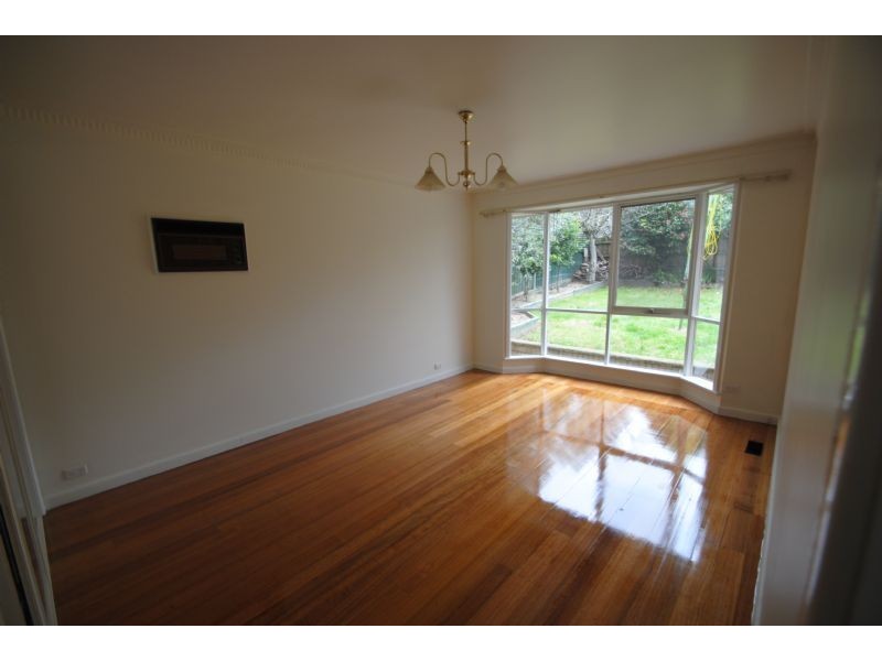 27 St Clair Crescent, Mount Waverley VIC 3149