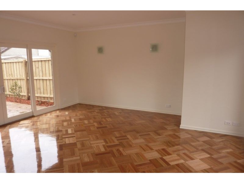 2/18 Maple Street, Mount Waverley VIC 3149