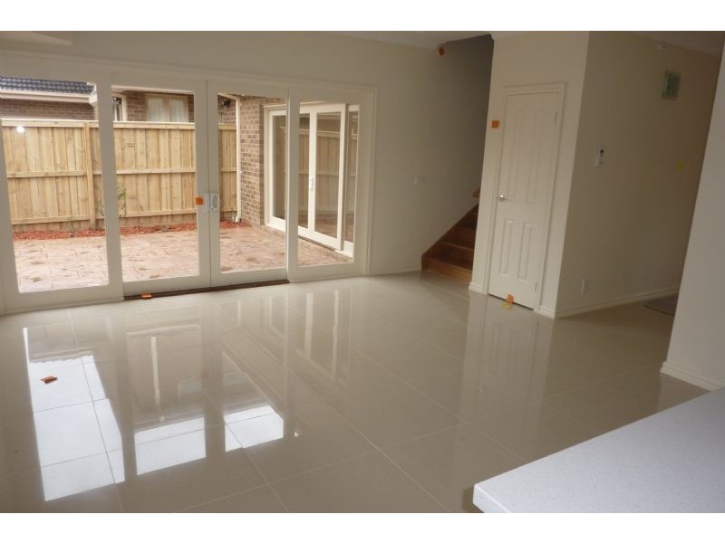 2/18 Maple Street, Mount Waverley VIC 3149