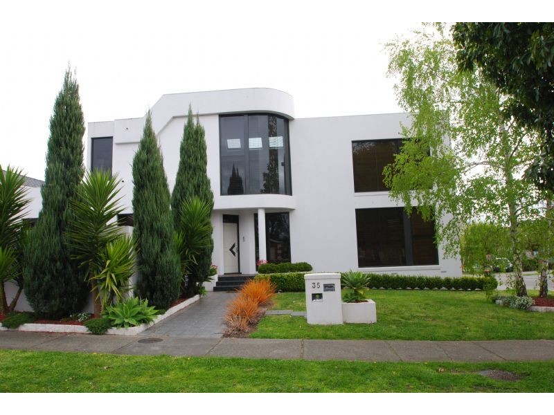 35 Kwinana Street, Glen Waverley VIC 3150