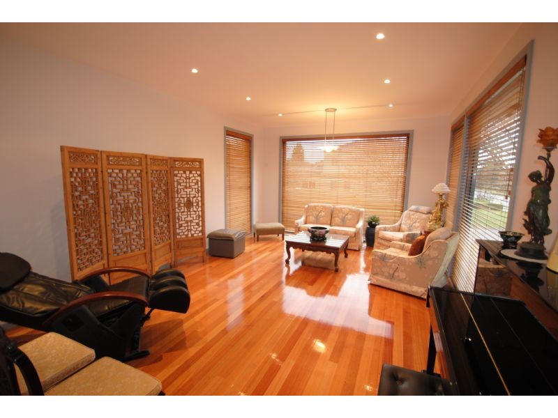 35 Kwinana Street, Glen Waverley VIC 3150