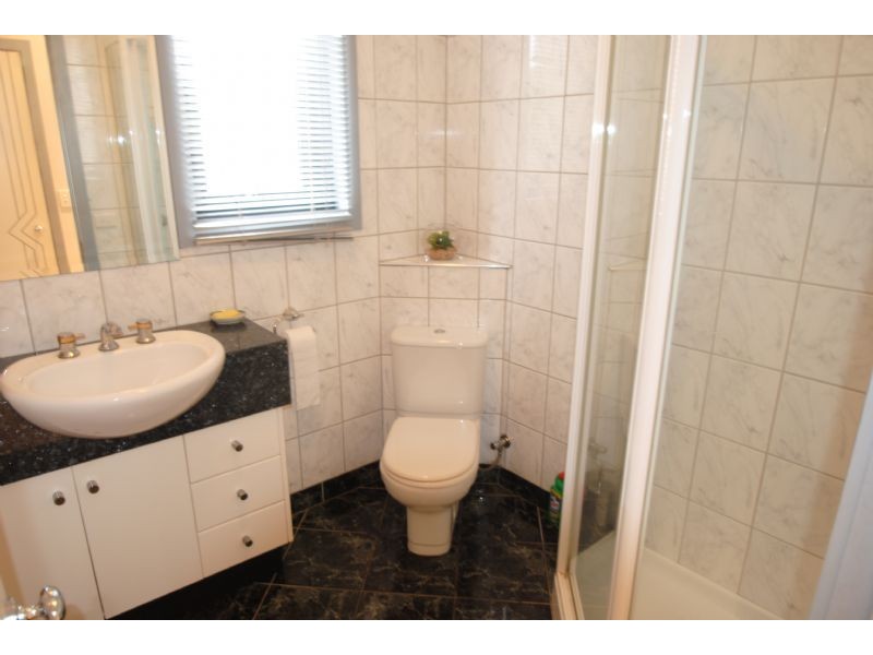 35 Kwinana Street, Glen Waverley VIC 3150