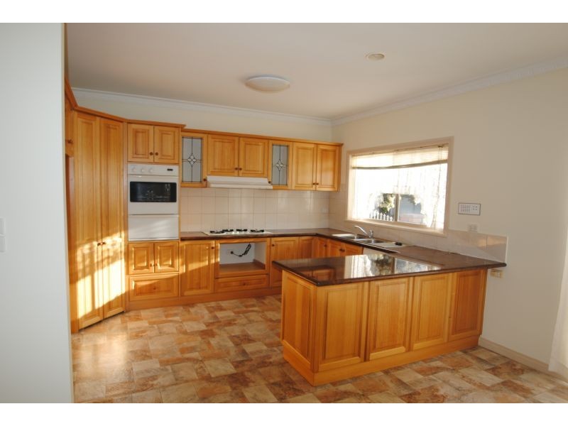 1/38 Garrisson Drive, Glen Waverley VIC 3150